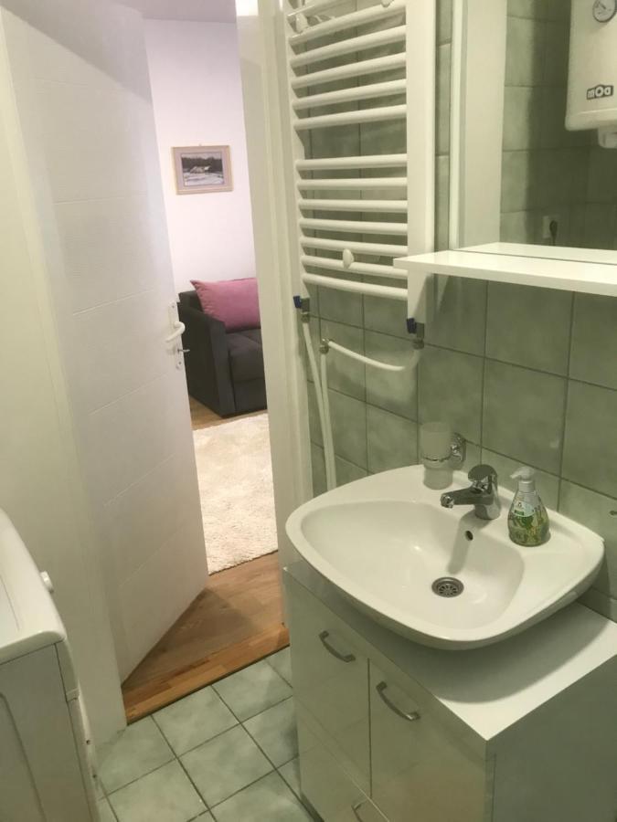 Apartman Kristina Free Parking Novi Sad Exteriör bild