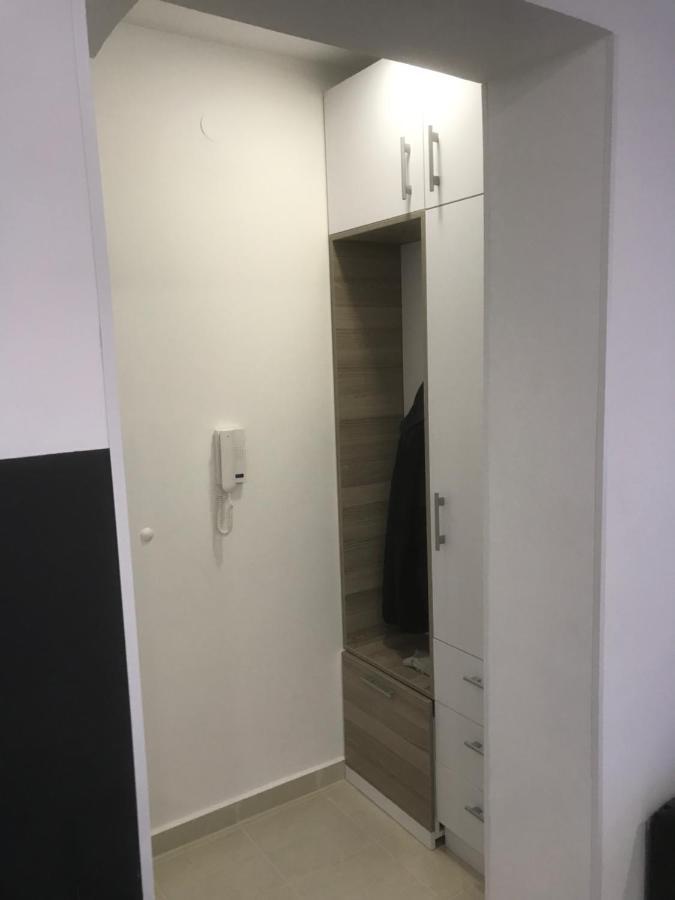 Apartman Kristina Free Parking Novi Sad Exteriör bild